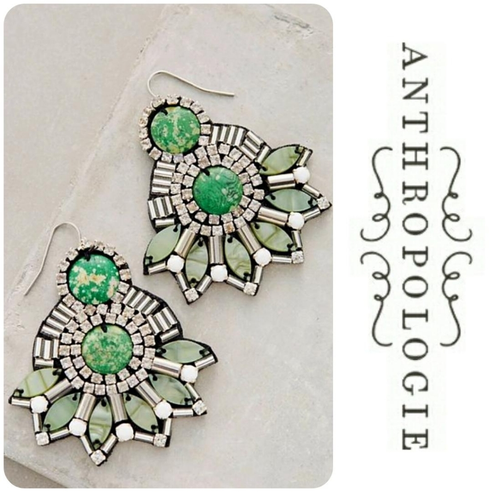 🆕Anthropologie✨Vintage Anthro Jadeite Dangles